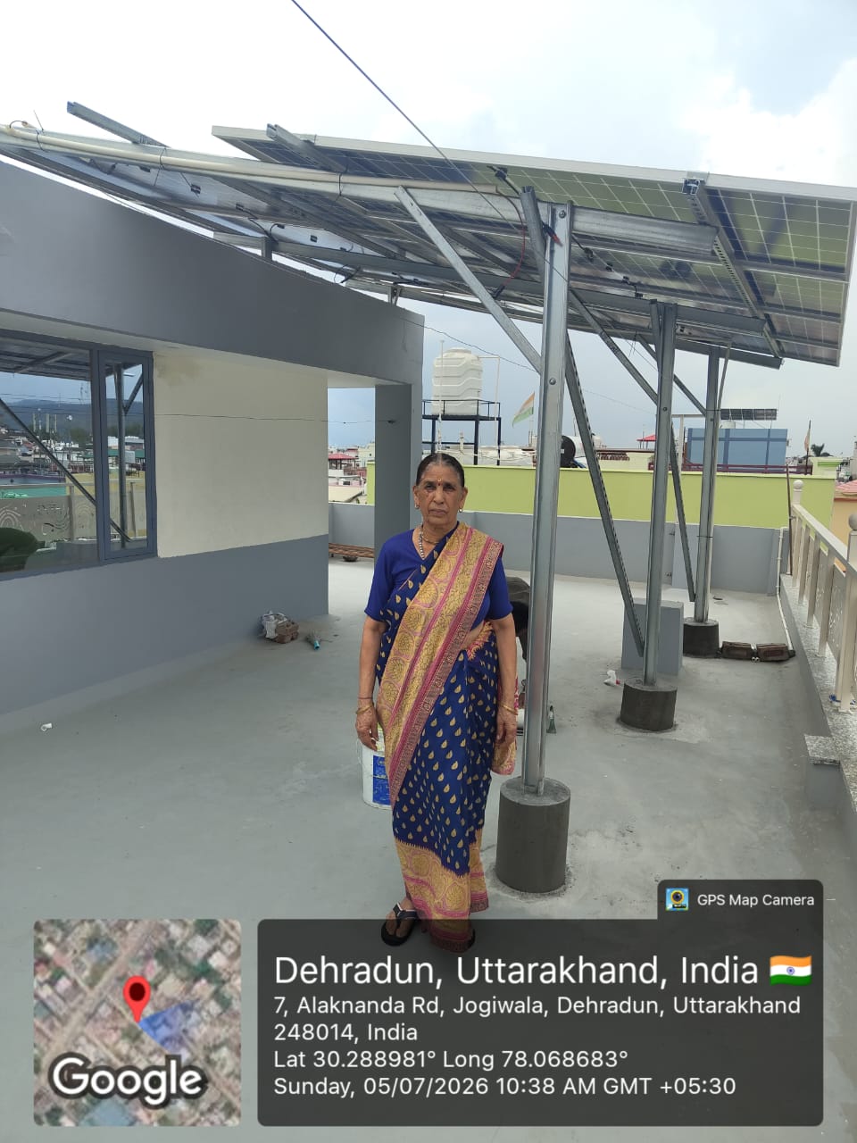 Happy customer 1 with their rooftop solar installation